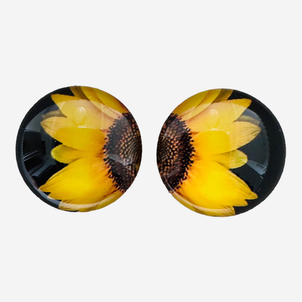 20mm Yellow Sunflower with Black Background image in Glass, Glue on, Glass Gem, Sold in Pairs
