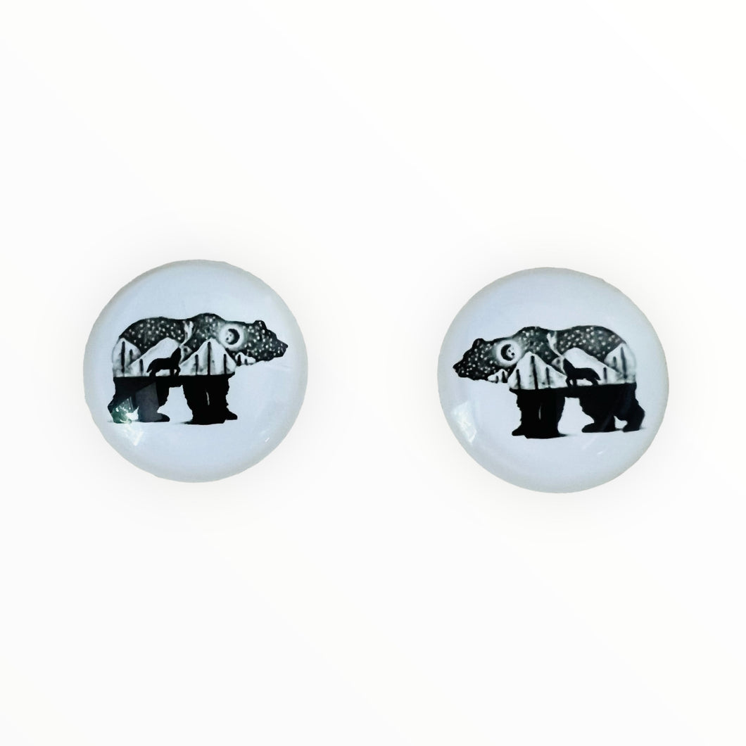 20mm Bear Silhouette with Wolf Background image in Glass, Glue on, Glass Gem, Sold in Pairs
