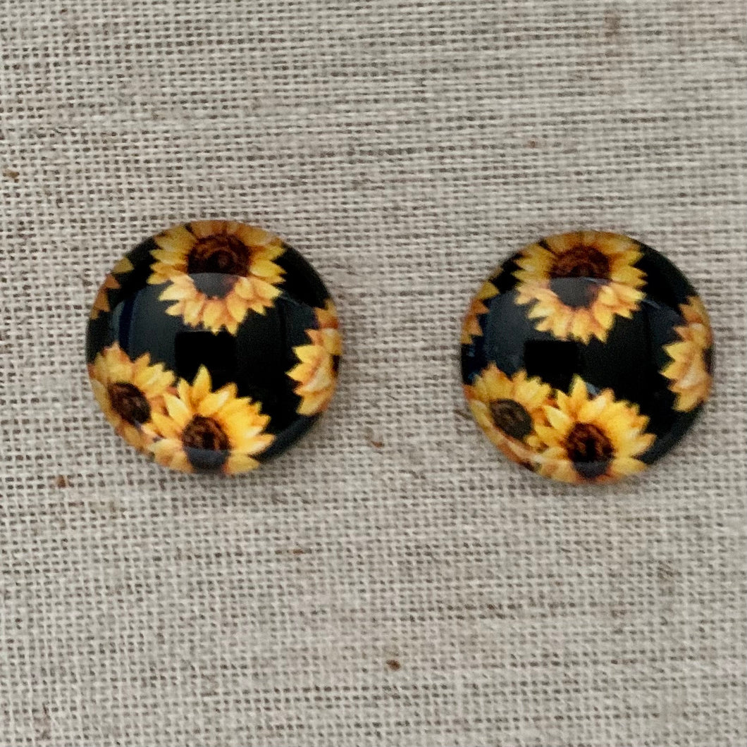 20mm Sunflowers with Black with Background image in Glass, Glue on, Glass Gem, Sold in Pairs