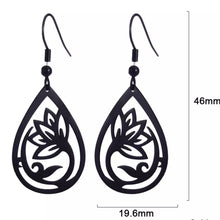 Load image into Gallery viewer, Stainless Steel earring with Flower, see dropdown for colours
