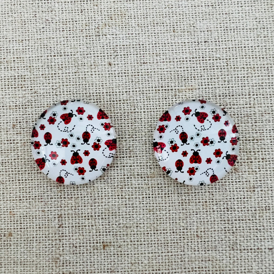 20mm Lady Bugs with Background image in Glass, Glue on, Glass Gem, Sold in Pairs