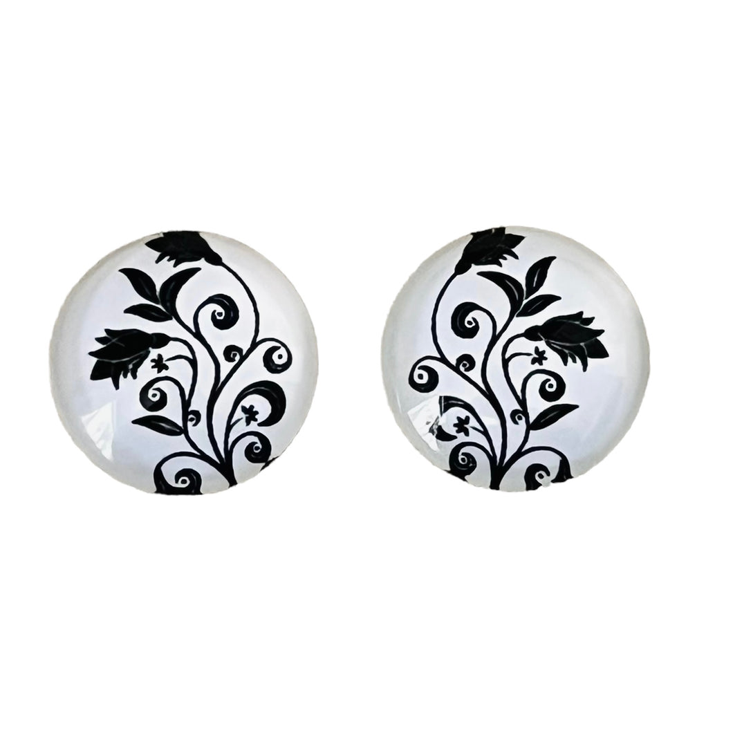 20mm Black Flower With White Background, Glue on, Glass Gem, Sold in Pairs
